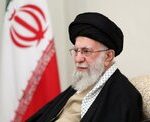 عکسی از رهبر انقلاب با لباسی متفاوت/ اینجا حلبچه است…